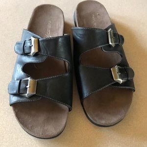 Natural Soul by Naturalizer Black Double Strap Sandals Size 8